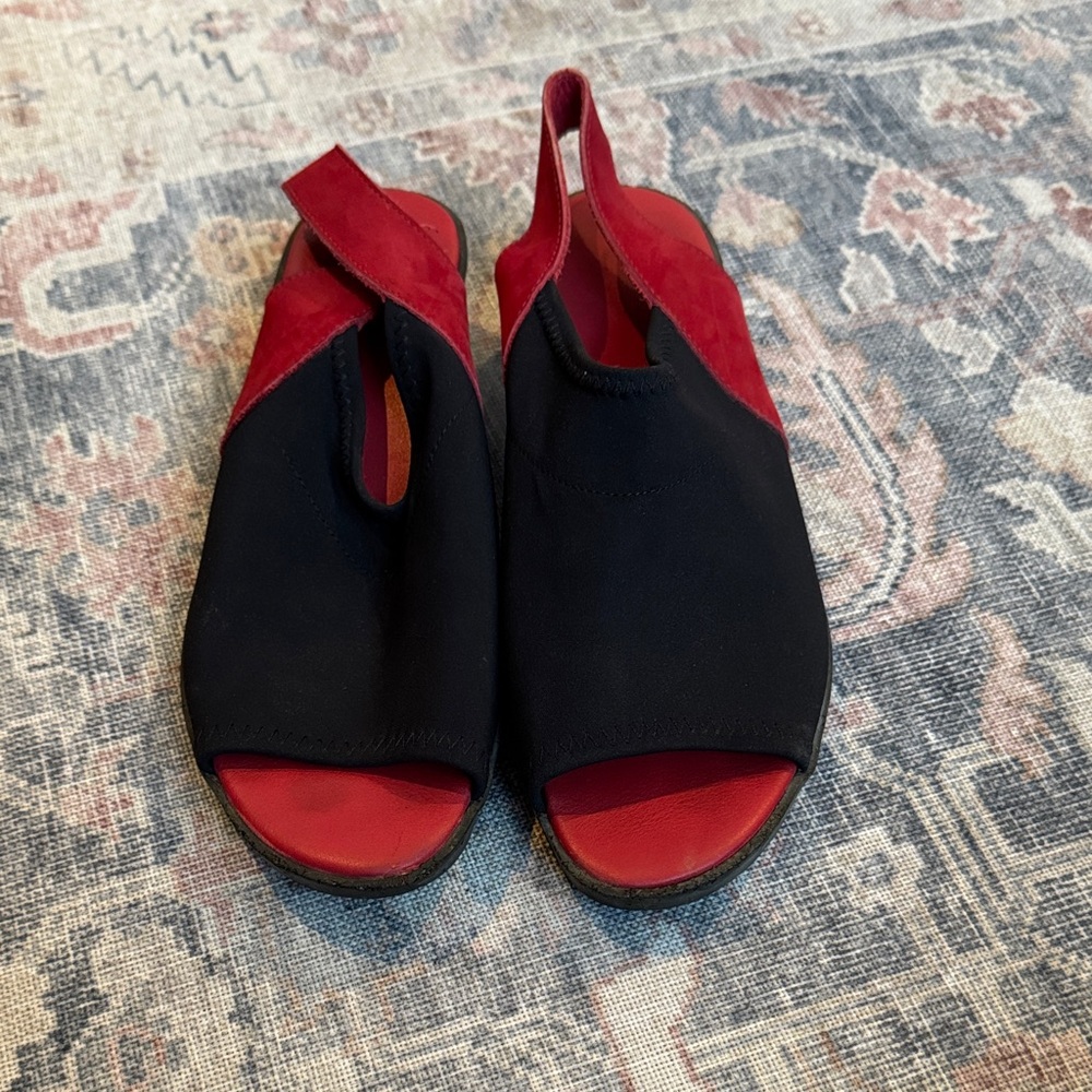 Arche Women's Sandals in Black and Red